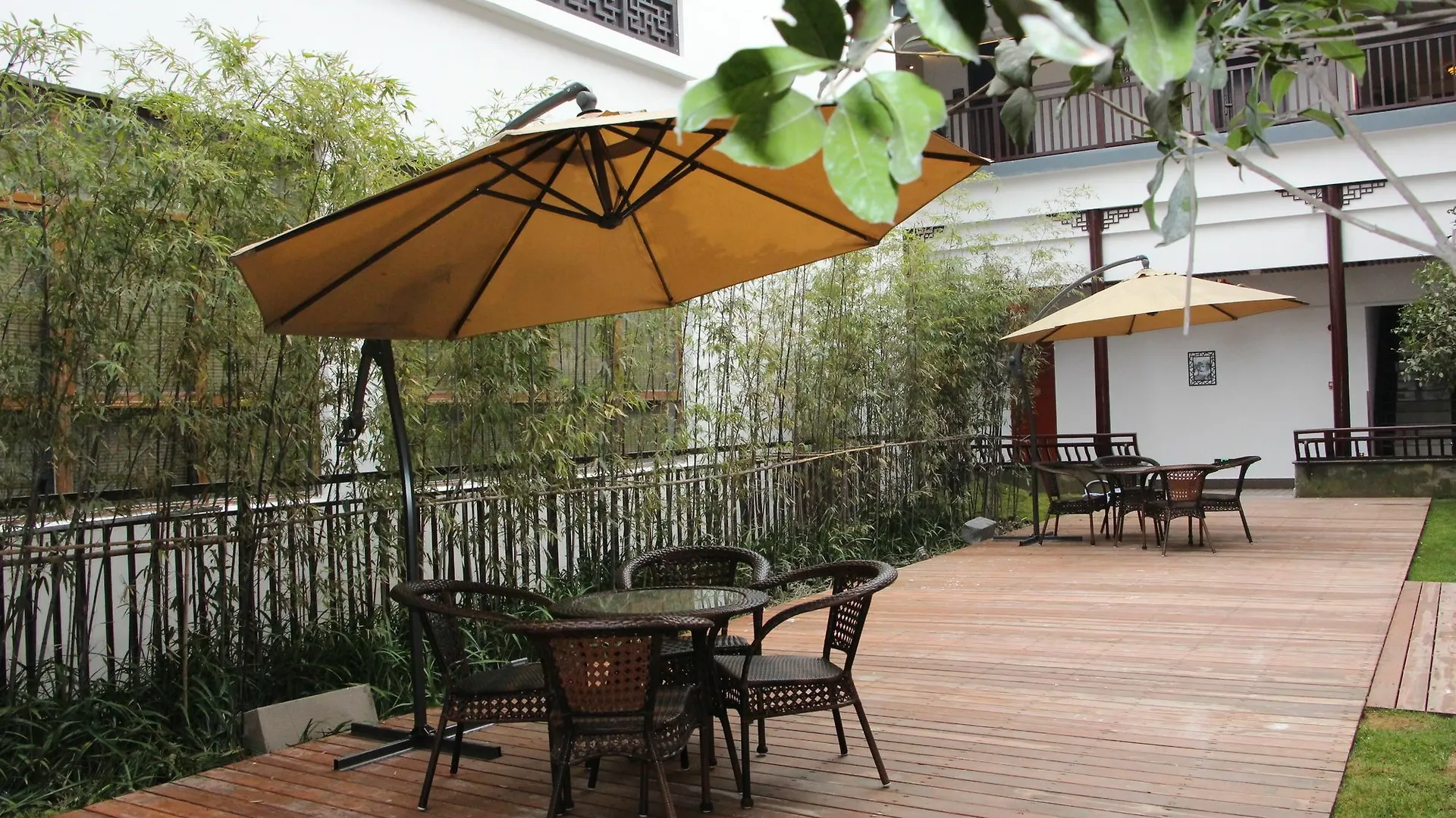 Suzhou Romantic Cabin Panmen מלון סוג'ואו